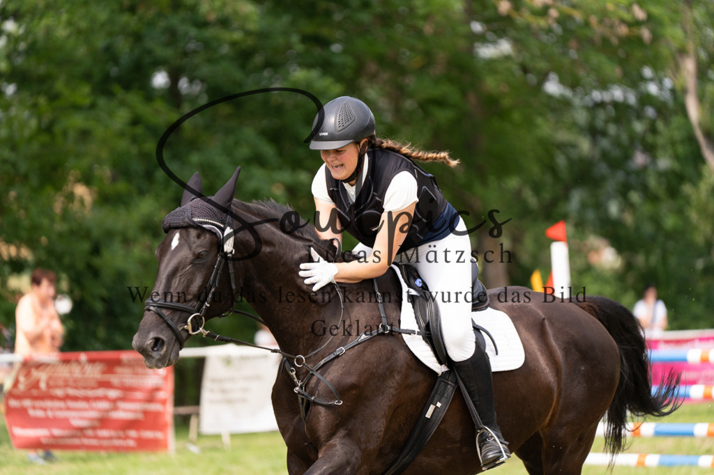 A7501864 | Turnier/Reitfotograf