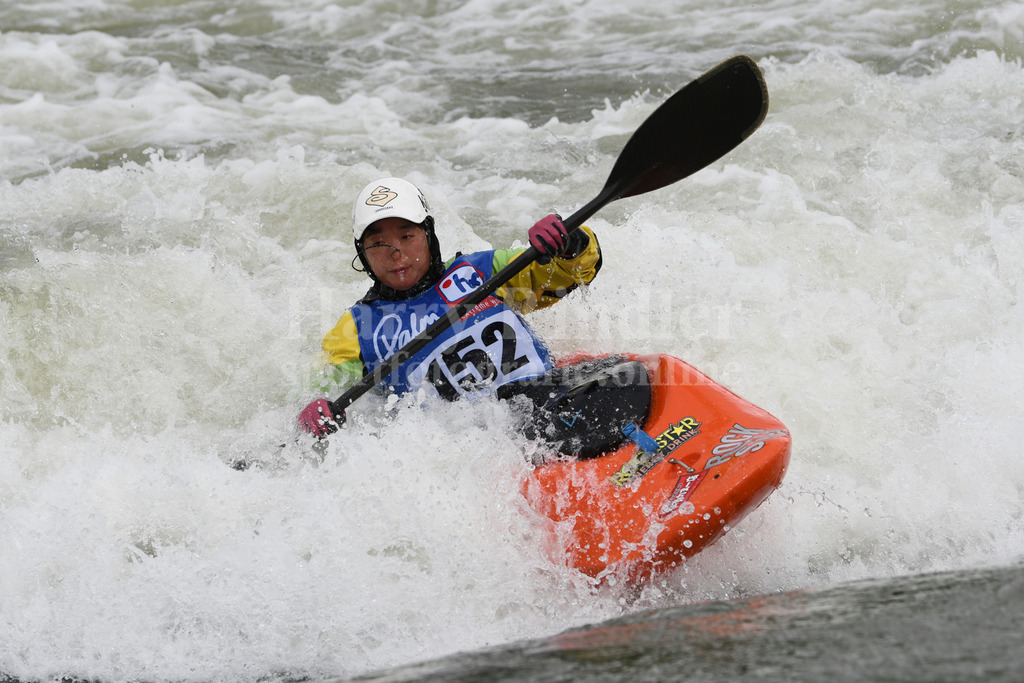 ICF CANOE FREESTYLE WORLD CUP 1 / PLATTLING | 2024 ICF CANOE FREESTYLE WORLD CUP 1 / PLATTLINGWomen's Kayak SurfaceHitomi TAKAKU (Japan) #152 - Realisiert mit Pictrs.com