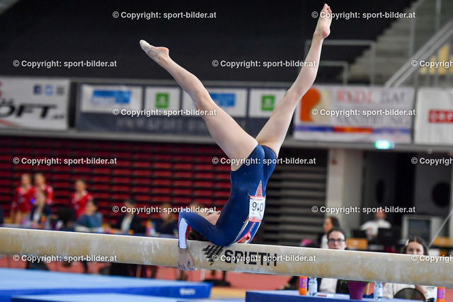 AUT, OEFT, Turnen, 1st Austrian Team Challange Womens Artistic Gymnastics | 02.07.2022, Sporthalle Linz-Tips Arena, AUT, OEFT, Turnen, 1st Austrian Team Challange Womens Artistic Gymnastics, im Bild Lucie Henna (FRA), Balken


// Gymnastics, 1st Austrian Team Challange Womens Artistic Gymnastics in Linz, Austria on 2022/07/02