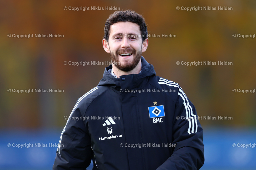 NH_HamburgerSV_FCGroningen_Testspiel_12112025 | Basil More-Chevalier (Performance Coach, Hamburger SV)Fußball I Herren I Freundschaftsspiel I Saison 2025-2026  I Hamburger SV - FC Groningen I 12.11.2025 I Trainingsplatz Volksparkstadion