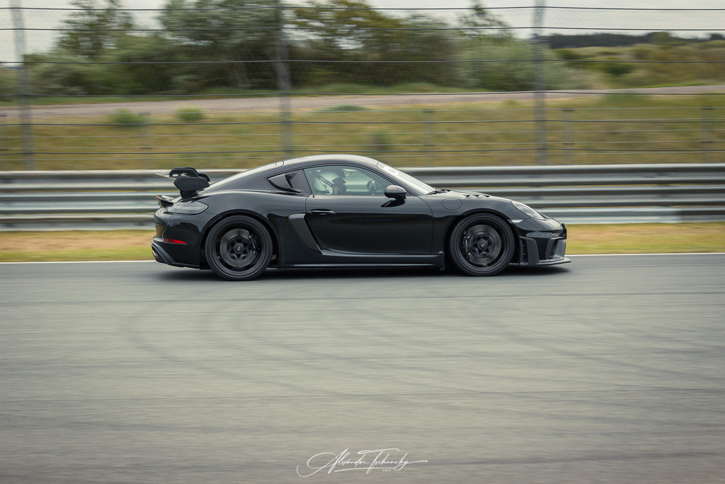 R6PZ1094 _Alexander Tschuncky | Entdecken Sie die faszinierende Welt von Alexander Tschuncky Arts: Kreative Fotografie, atemberaubende Automobilkunst und hochwertiger Bilderdruck. Lassen Sie sich inspirieren! - Realisiert mit Pictrs.com