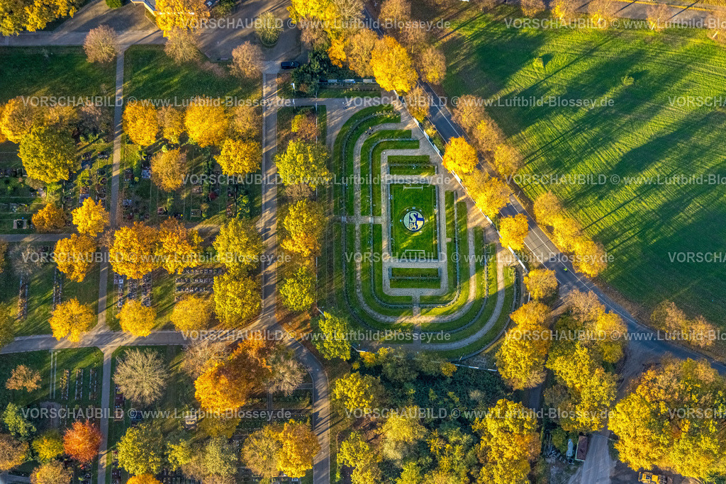 HB-Gelsenkirchen251103411schalke | Luftbild, Schalke-FanFeld auf dem Friedhof Beckhausen-Sutum, Beckhausen, Gelsenkirchen, Ruhrgebiet, Nordrhein-Westfalen, Deutschland
