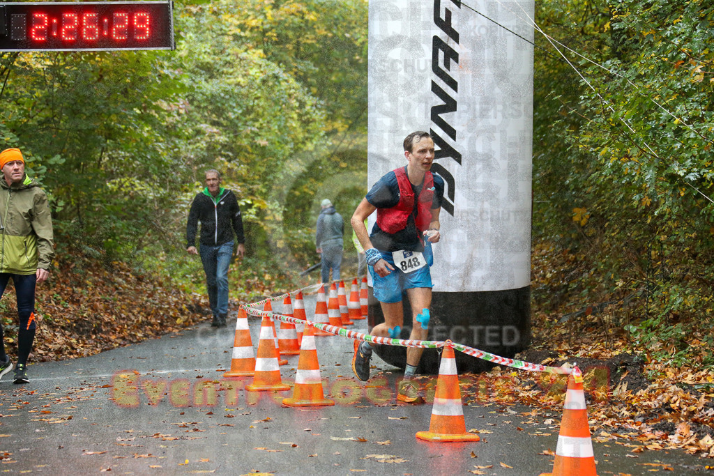 241027_0926_EX1_3297 | Sportfotografie im Rhein-Sieg Kreis, Köln, Bonn, NRW, Rheinland Pfalz, Hessen, etc. Unser Tätigkeitsfeld umfasst den Laufsport vom Volkslauf über den Marathon, Duathlon, Triathon bis zum Ultralauf wie Kölnpfad Ultra oder Schindertrail.