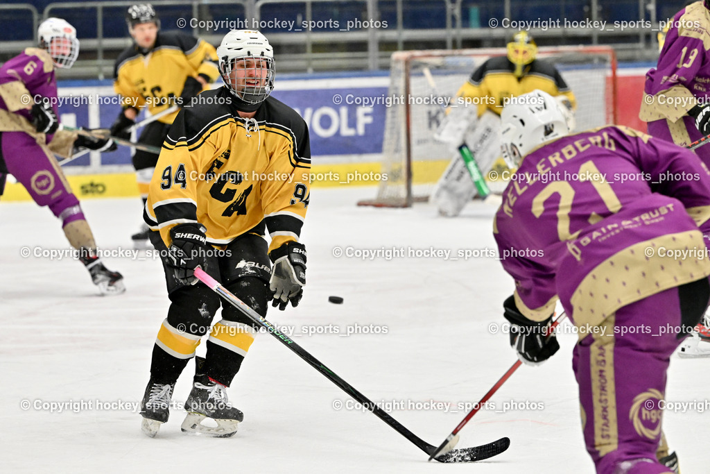EC Kellerberg vs. EC Arnoldstein | #94 Agnola Filippo EC Arnoldstein, #21 Pettauer Christoph EC Kellerberg, EC Kellerberg vs. EC Arnoldstein, EC Kellerberg vs. EC Arnoldstein am 27.01.2026 in Villach (Stadthalle Villach), Austria, (Photo by Bernd Stefan)