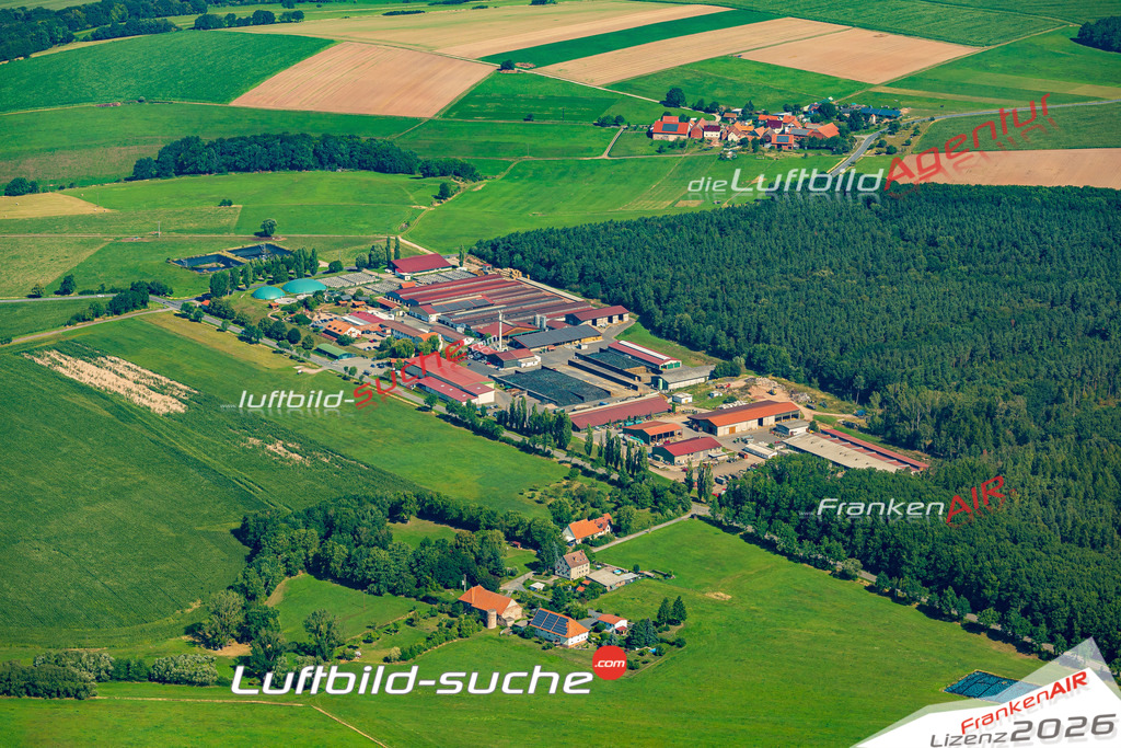 Luftaufnahme Lindigshof Gewerbegebiet Dermbach - Die Luftaufnahme wurde 2025 vom UL-Flugzeug heraus erstellt ( ohne Drohne ) - Hochauflösende Luftaufnahme - für professionelle Ausdrucke geeignet. Die Geschenkidee !Mit Lizenz und Bildrechte bestellbar