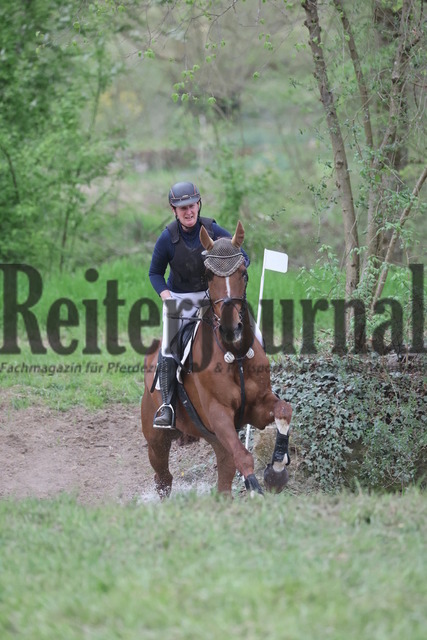 Kirchberg_2025_Prfg.Nr.06_Stil-Geländeprfg.Kl.A_Veronika Schöppler_Fürst Antonius (5) | Alle Fotos der Reiterjournal Fotografin Doris Matthaes im Reiterjournal Online-Fotoshop. - Realisiert mit Pictrs.com