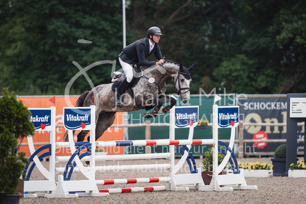 250610_Mühlen_SprPf-A2-208 | Deine schönsten Turniermomente als professionelle Fotos! Entdecke hochwertige Pferdesport-Fotografie im Online-Shop. Jetzt Fotos finden & bestellen!