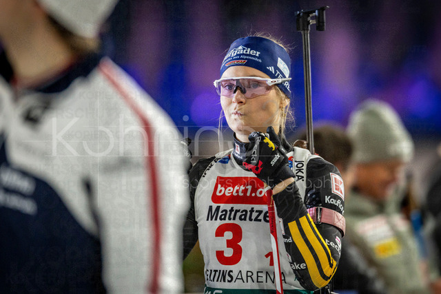 bett1.de WTC Biathlon auf Schalke, 28.12.2025 | Marlene Fichtner (Team Deutschland 2) vor dem Start bei der World Team Challenge (bett1.de WTC Biathlon auf Schalke) am 28.12.2025 in der Veltins-Arena in Gelsenkirchen (Deutschland). 
