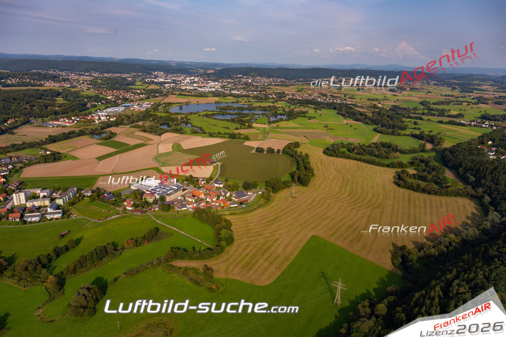Die Luftaufnahme der Stadt Mainleus wurde 2017 vom Flugzeug heraus erstellt ( keine Drohne )- hohe Auflösung für beste Qualität