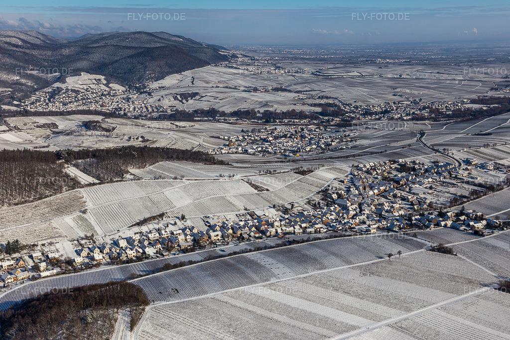 Luftbild: Winterluftbild im Schnee in Ranschbach im Bundesland Rheinland-Pfalz in Deutschland. Foto: IMG_124475.jpg vom 11.02.2021 durch Werner Riehm/FLY-FOTO.de