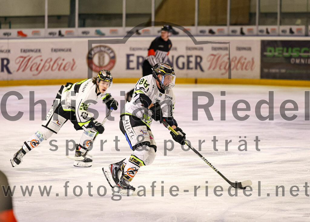 2024-02-16_020_TSV_Erding_gegen_ERSC_Amberg | Erding, Deutschland, 16.02.2024:
Eishockey, Bayernliga Playoffs 2023 / 2024, 1. Spieltag, TSV Erding gegen ERSC Amberg, Endergebnis: 1:2

Hunter Fortin (ERSC Amberg, #22), Marco Pronath (ERSC Amberg, #88)

Foto: Christian Riedel / fotografie-riedel.net