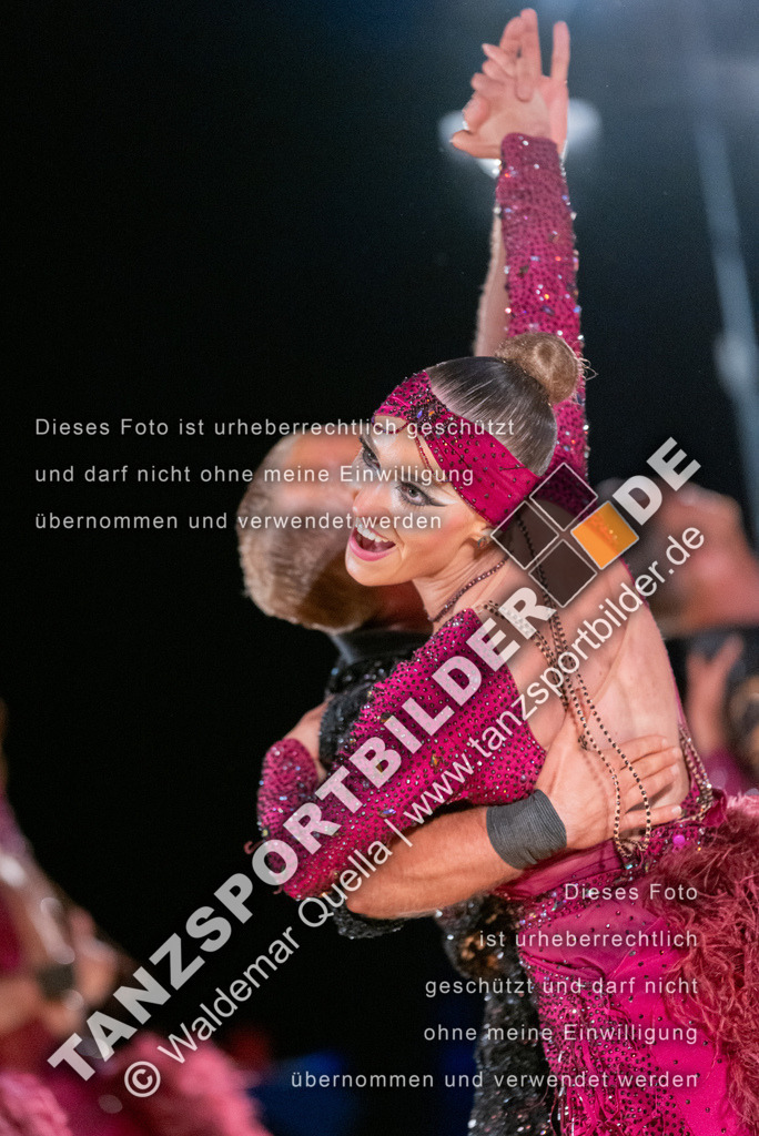 20250503-11429 | Hier finden Sie Tanz Bilder vom Latein und Standard Formationen tanzen. Sportbilder vom Tanzsport. Schöne Fotos und von Weltmeisterschaft, Europameisterschaft, Bundesliga, Regionalliga, Oberliga und Landesliga sowie von GOC Stuttgart, DanceComp, WM Bremen