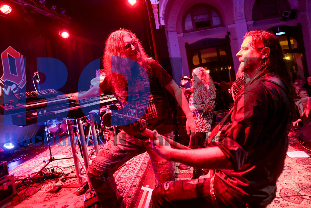 SES_DIODOR20250912-93 | bond - Realisiert mit Pictrs.com