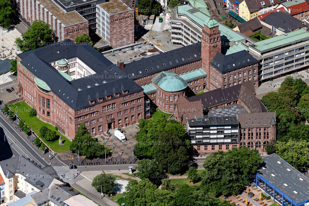 4033383 | FREIBURG IM BREISGAU 30.06.2020 Campus- Gebäude der Universität Freiburg in Freiburg im Breisgau im Bundesland Baden-Württemberg, Deutschland. Weiterführende Informationen bei: Albert-Ludwigs-Universität Freiburg. // Campus building of the university Freiburg in Freiburg im Breisgau in the state Baden-Wurttemberg, Germany. Further information at: Albert-Ludwigs-Universitaet Freiburg. Foto: Gerhard Launer