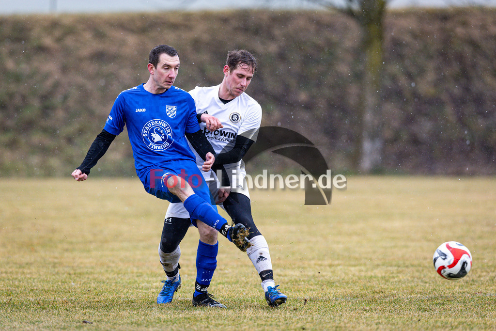 TSV Burggen/Bernbeuren gegen TSV Finning | Fußball Kreisklasse Herren Oberbayern Zugspitze Gruppe 4 2025/26, TSV Burggen/Bernbeuren gegen TSV Finning, 20250316,Zweikampf,2025-03-16 in Burggen (WMH-Arena Burggen), Mathias STEBLER (TSV Finning #10), Simon HOFMANN (TSV Burggen/Bernheuren #11)Copyright: WolfgangxLindner www.foto-lindner.de