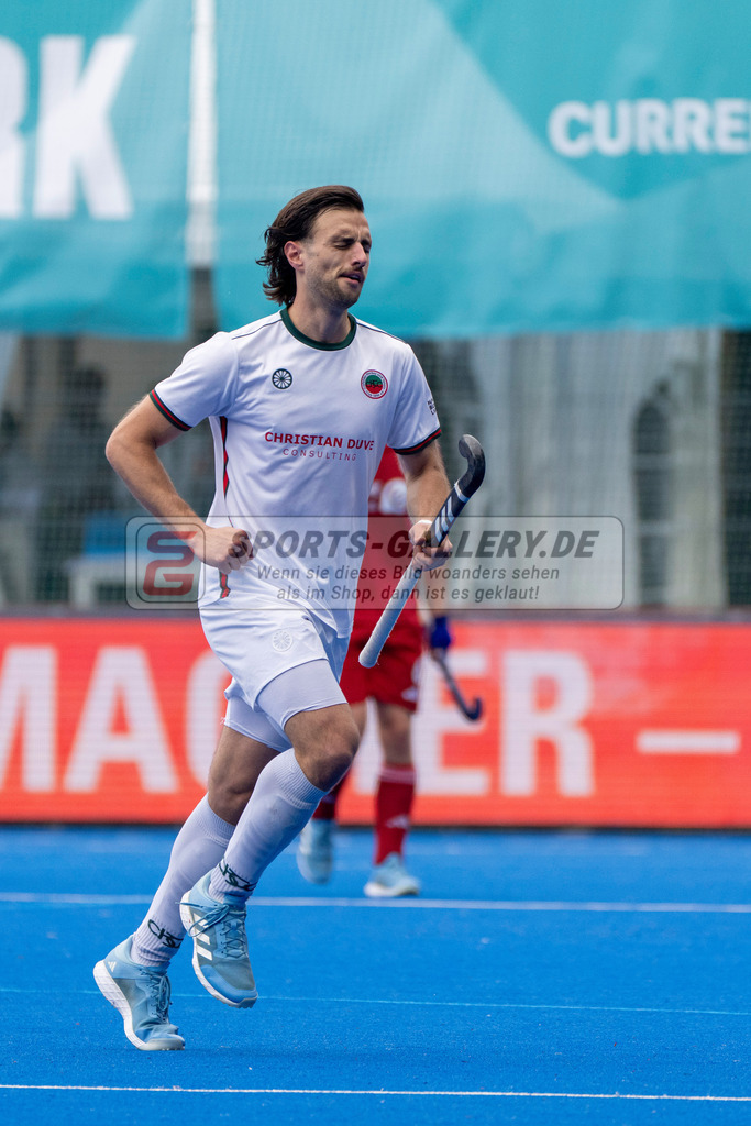 Final4_20250601-1452-HK108650 | Krefeld, Deutschland, 01.06.2025:  Feldhockey Final4 2025 – „Deutsche Feldhockey-Meisterschaften 2025“ Crefelder HTC - Rot-Weiss Köln (Finale Herren) im Gerd-Wellen-Hockeyanlage am 01.06.2025 in Krefeld, Deutschland. (Foto von Kramhöller/Fehrmann/Kaste)Krefeld, Germany, 01.06.2025: Feldhockey Final4 2025 – „Deutsche Feldhockey-Meisterschaften 2025“ Harvestehuder HTC - Düsseldorfer HC (Finale Damen) in Gerd-Wellen-Hockeyanlage at 01.06.2025 in Krefeld, Deutschland. (Foto from Kramhöller/Fehrmann/Kaste)