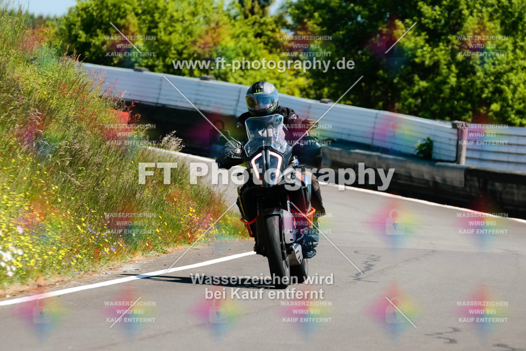 Moto-TeamOBK-22032 | Hier findet Ihr Bilder von Touristenfahrten auf der Nürburgring Nordschleife oder von anderen Veranstaltungen die ich besucht habe. Viel Spass beim Durch Schauen 