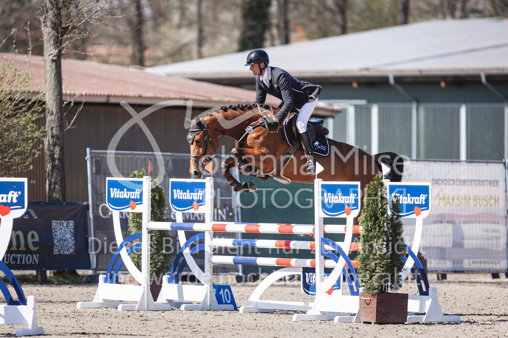 250408_Mühlen_SprPf-L-359 | Deine schönsten Turniermomente als professionelle Fotos! Entdecke hochwertige Pferdesport-Fotografie im Online-Shop. Jetzt Fotos finden & bestellen!
