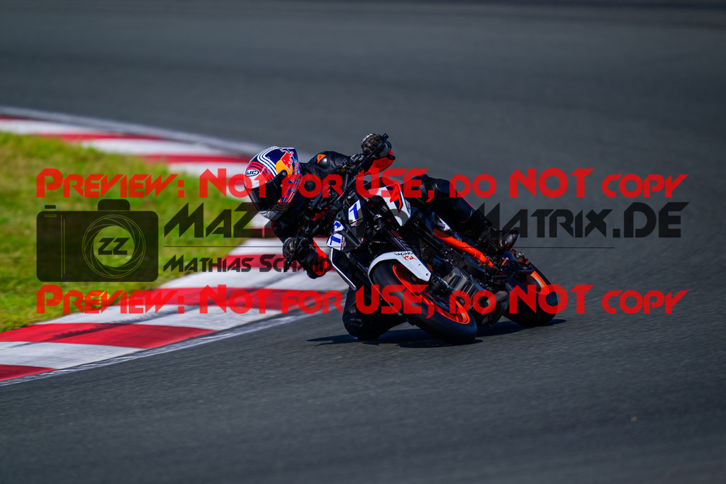 MaZZes_FotoMatrix_240725_6007705_7120 | BLAU