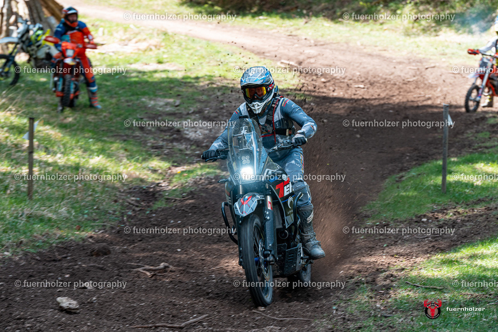 fuernholzer_250501-C2-453 | Fotografische Impressionen von der Red Stag Enduro Extreme by fuernholzer-photography.com. Endurosport in Österreich fotografisch festgehalten von fuernholzer. Auftragsfotografie für Private, Gewerbefotos und Industriefotografie. Eventfotografie, Sportfotografie und Motorsportfotografie. Anbieter von Fotoworkshops, Fototraining, fotografischen Vorträgen und Fotoseminaren.