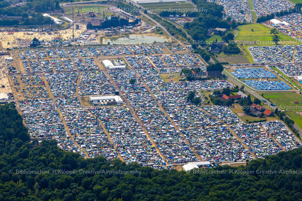 Luftbild Weeze-5247 | Luftaufnahme Gelände des " PAROOKAVILLE - Electronic Music Festival " in Weeze - Realisiert mit Pictrs.com