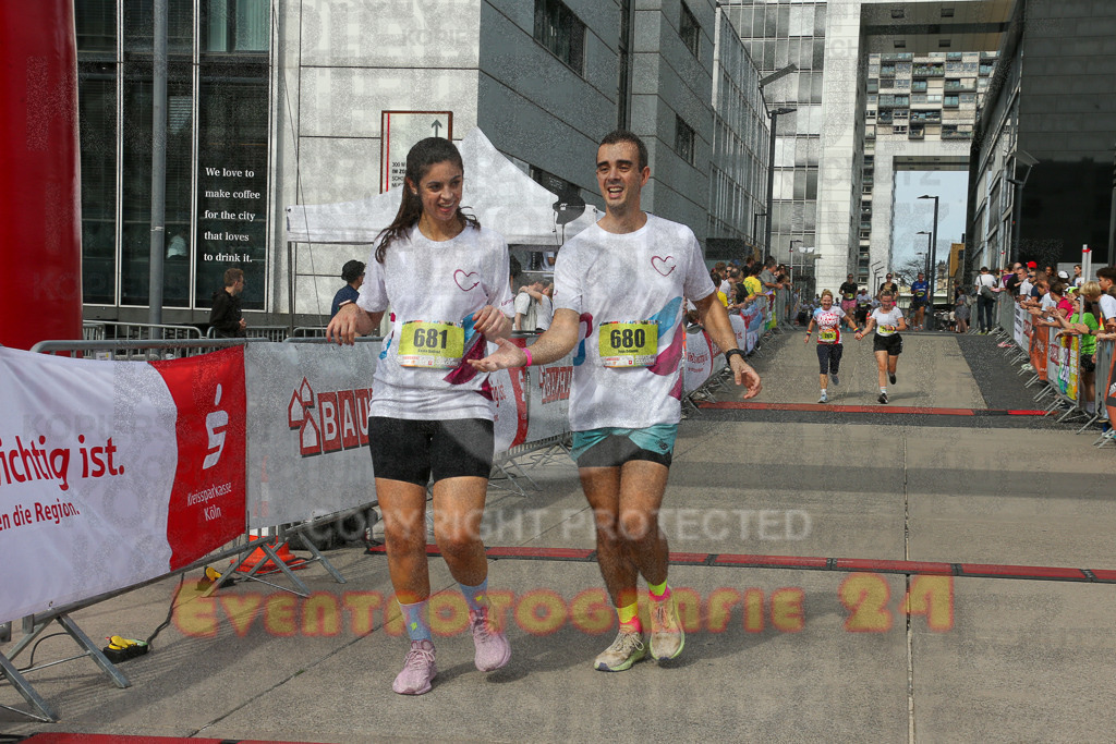 250920_1335_EX1_5709 | Sportfotografie im Rhein-Sieg Kreis, Köln, Bonn, NRW, Rheinland Pfalz, Hessen, etc. Unser Tätigkeitsfeld umfasst den Laufsport vom Volkslauf über den Marathon, Duathlon, Triathon bis zum Ultralauf wie Kölnpfad Ultra oder Schindertrail.