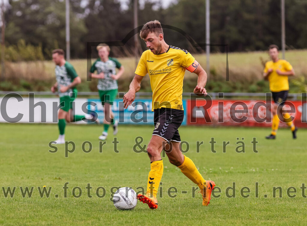 2023-08-06_059_SC_Kirchasch_gegen_SV_Eichenried | Bockhorn, Deutschland, 06.08.2023:
Fußball, Kreisliga 2023 / 2024, 2. Spieltag, SC Kirchasch gegen SV Eichenried, Endergebnis: 3:1

Johannes Westermaier (SC Kirchasch, #3)

Foto: Christian Riedel / fotografie-riedel.net