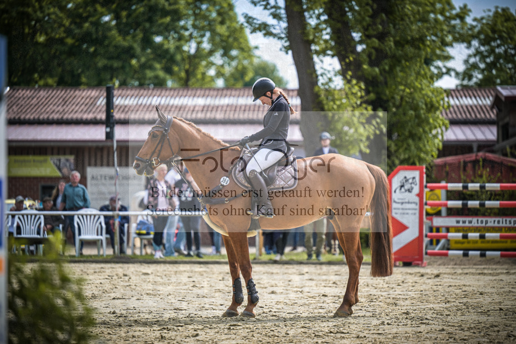 DOS_0933 | Entdecke hochwertige Reitturnierfotos von Foto Oger. Professionell, emotional und authentisch – jetzt Lieblingsmomente im Shop bestellen.Deutschlandweite Turnierfotografie. - Realisiert mit Pictrs.com