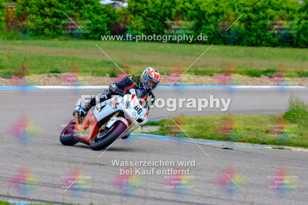 MotoTeam-8808 | Hier findet Ihr Bilder von Touristenfahrten auf der Nürburgring Nordschleife oder von anderen Veranstaltungen die ich besucht habe. Viel Spass beim Durch Schauen 