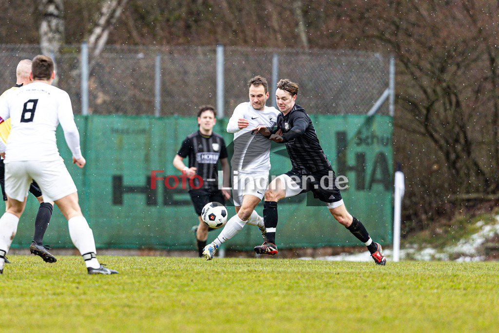 SV Polling gegen VfL Denklingen | Fußball Herren Bezirksliga Oberbayern Süd 2025/26 23. Spieltag, SV Polling gegen VfL Denklingen, 20260329,Zweikampf,2026-03-29 in Polling (Sportplatz Polling), Michael STAHL (VfL Denklingen 20, Fabio HÄGL (SV Polling 14)Copyright: WolfgangxLindner www.foto-lindner.de
