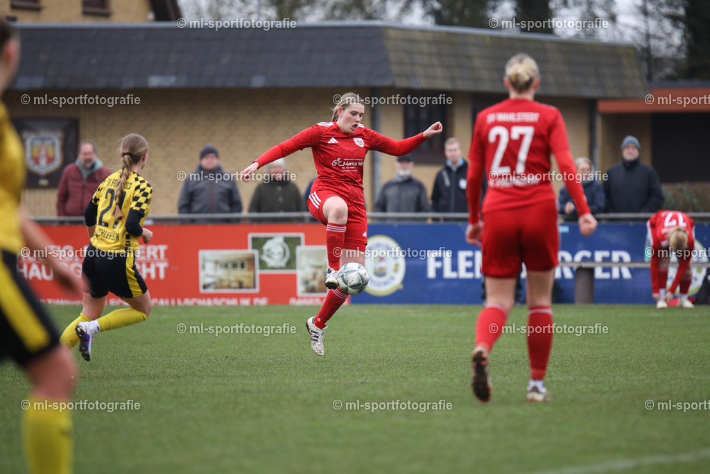 Fußball I Frauen I Saison 2025/2026 I Oberliga Schleswig-Holstein I 14. Spieltag I SV Frisia 03 Risum-Lindholm - SV Wahlstedt | ml-sportfotografie - Realisiert mit Pictrs.com