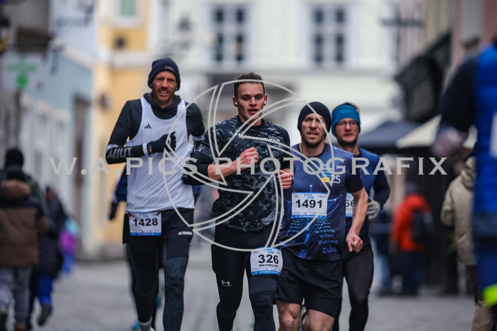SILVESTERLAUF LINZ 25 | Linz, AUSTRIA, 31. Dezember 25, TRIRUN SILVESTERLAUF LINZ 25 , Image shows: 
Photo: WAPICS / BINDER Manuel