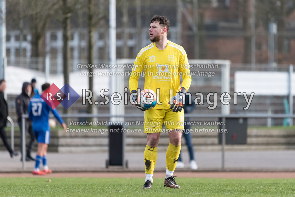 Fußball, Saison 2022/23, Oberliga Hamburg, Niendorfer TSV - FC Türkiye, Sachsenweg (Hamburg), 26.02.2023, 29. Spieltag | Tobias Grubba (#33, NTSV, Torwart)