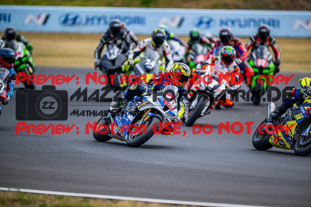 MaZZes_FotoMatrix_220625_1957 | PROSUPERSTOCK