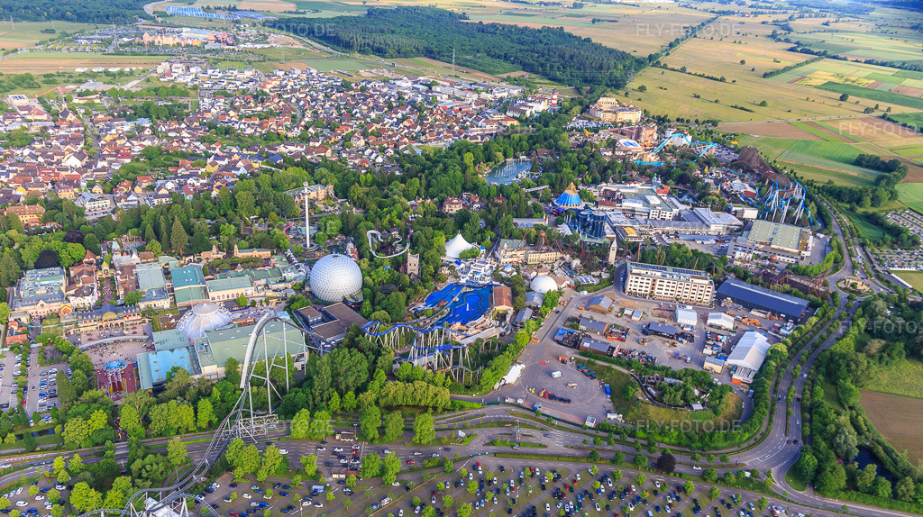 Luftbild: Übersicht klassischer Teil des Europapark Rust aus Westen in Rust im Bundesland Baden-Württemberg in Deutschland. – Foto: IMG_147316.jpg vom 29.05.2025 durch Werner Riehm/FLY-FOTO.de – Auflösung des Originals: 4979 x 2790 px – ico_highlight