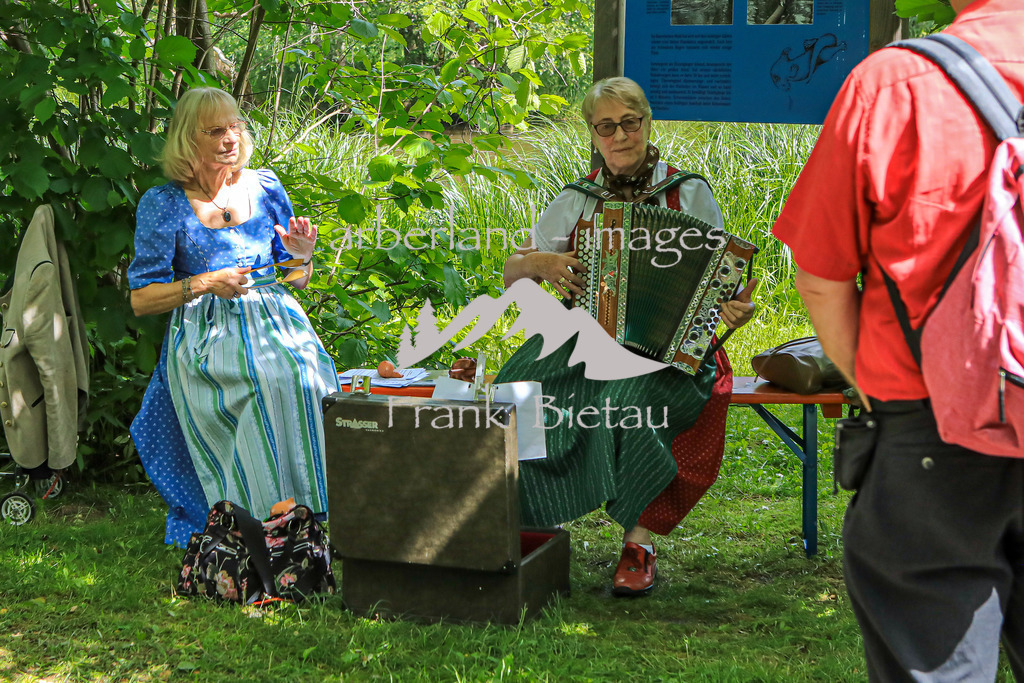 OE7A3822 | jeder freie Platz wird zur Bühne