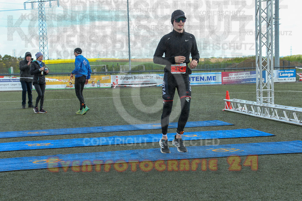 240421_1321_EX1_2309 | Sportfotografie im Rhein-Sieg Kreis, Köln, Bonn, NRW, Rheinland Pfalz, Hessen, etc. Unser Tätigkeitsfeld umfasst den Laufsport vom Volkslauf über den Marathon, Duathlon, Triathon bis zum Ultralauf wie Kölnpfad Ultra oder Schindertrail.