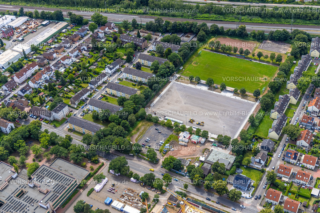 Duisburg240703513-Sued | Luftbild, Duisburg-Süd, Baustelle mit Sanierung  Sportanlage Großenbaum GSG Duisburg 1919/28 e.V., Wohngebiet, Großenbaum, Duisburg, Ruhrgebiet, Nordrhein-Westfalen, Deutschland