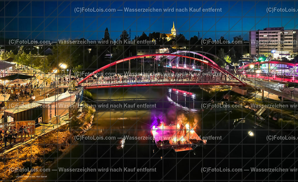 0413_Luftbild_VOLKSFEST-Wlbg_Abend-Lichterstimmung | (C)FotoLois.com, Alois Spandl, Luftbild, Wieselburger VOLKSFEST neu, Feuershow auf der Erlaufinsel unter den Brücken, Do 29. Juni 2023.