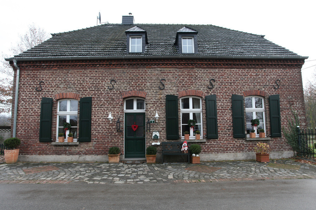 Am Schloß 007 | Foto, Video, Fotografie, Videografie, Fotobox, DJ, Discjockey, Musik, Musikbox, Veranstaltung, Photobooth, Amazon, Ebay, Buchtipp, Bestseller, Autor, Verlag, Buch, Wesel, Hamminkeln, NRW, Dinslaken, Rees, Drohne, Hochzeit, Party, Fotobox, Wesel, Fotograf