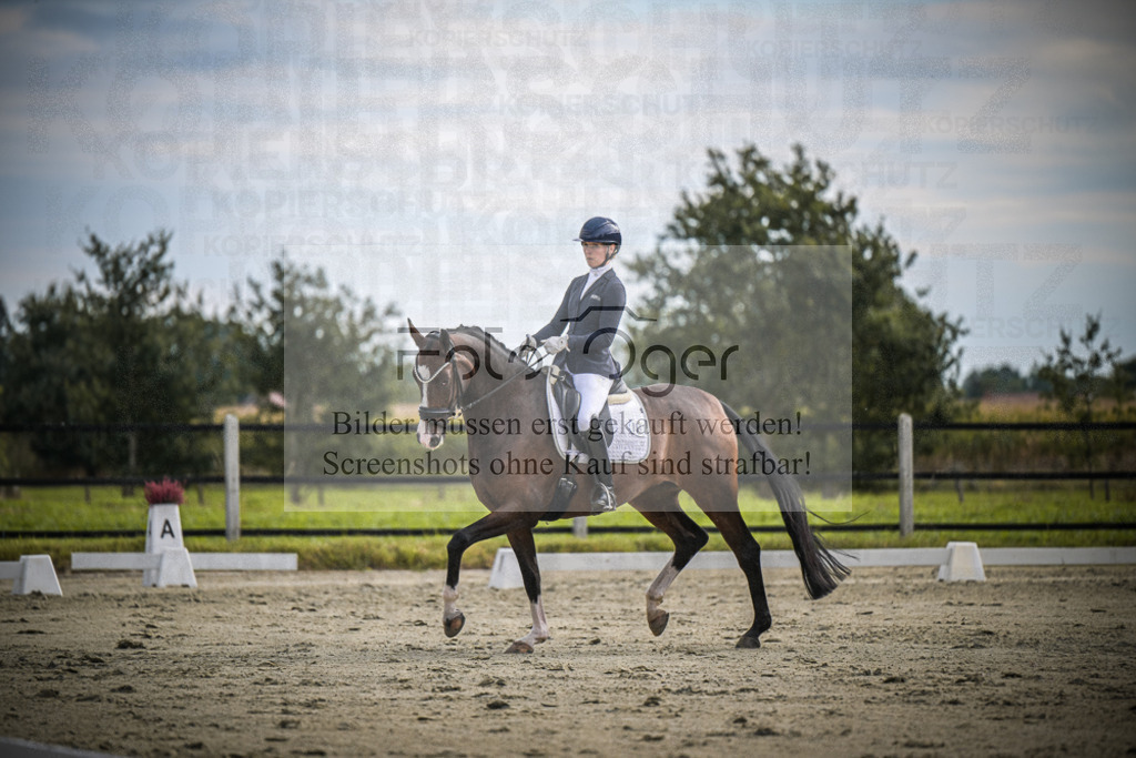 DOS_2105 | Entdecke hochwertige Reitturnierfotos von Foto Oger. Professionell, emotional und authentisch – jetzt Lieblingsmomente im Shop bestellen.Deutschlandweite Turnierfotografie. - Realisiert mit Pictrs.com
