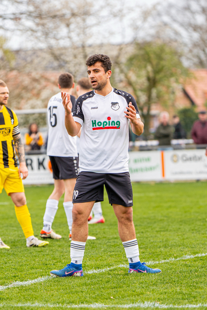 Fußball I Herren I Saison 2025-2026 I Kreisliga VEC I 22. Spieltag I SC SW Bakum - SV Falke Steinfeld I 24218 | jns.sportfotos - Realisiert mit Pictrs.com