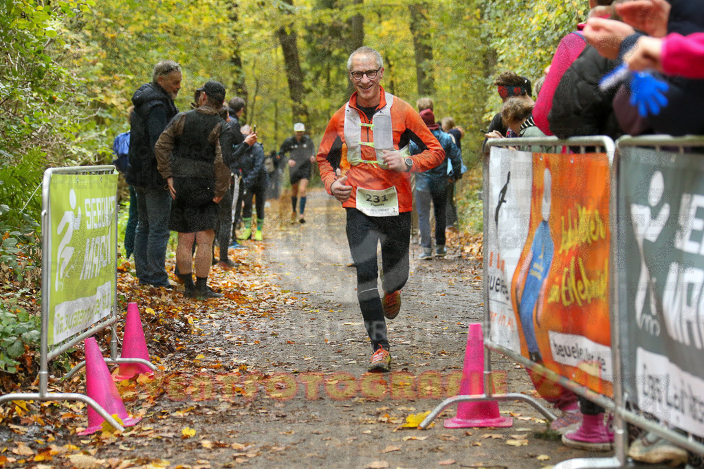251026_1307_EX1_2536 | Sportfotografie im Rhein-Sieg Kreis, Köln, Bonn, NRW, Rheinland Pfalz, Hessen, etc. Unser Tätigkeitsfeld umfasst den Laufsport vom Volkslauf über den Marathon, Duathlon, Triathon bis zum Ultralauf wie Kölnpfad Ultra oder Schindertrail.