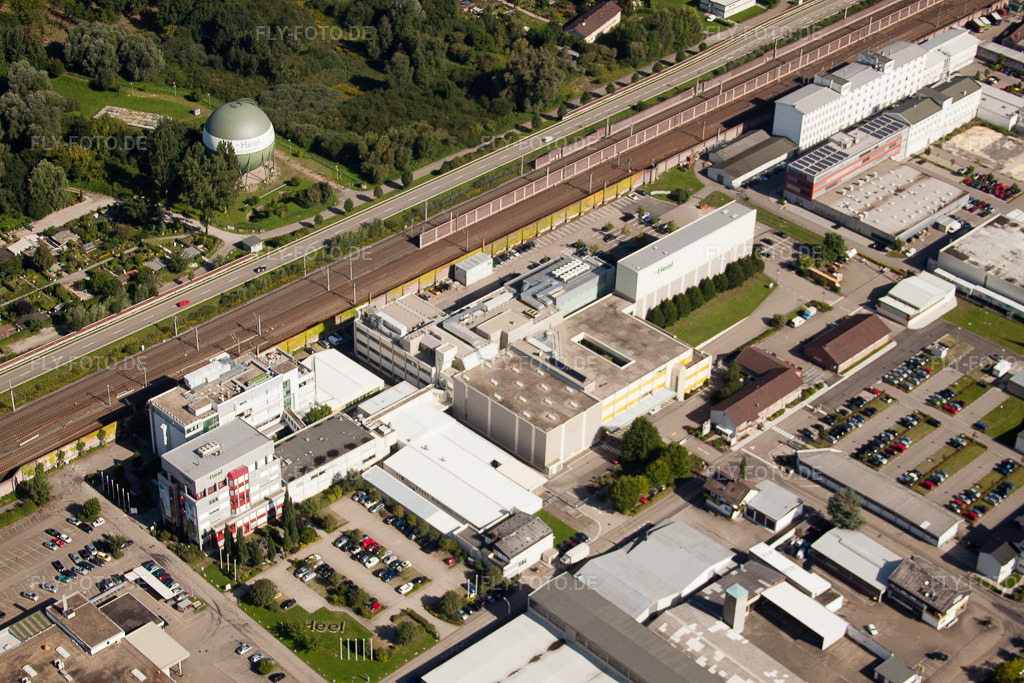 Luftbild: Werksgelände Biologische Heilmittel Heel GmbH Dr.-Reckeweg-Straße im Ortsteil Oos in Baden-Baden im Bundesland Baden-Württemberg in Deutschland. Foto: IMG_31859.jpg vom 20.08.2010 durch Werner Riehm/FLY-FOTO.de