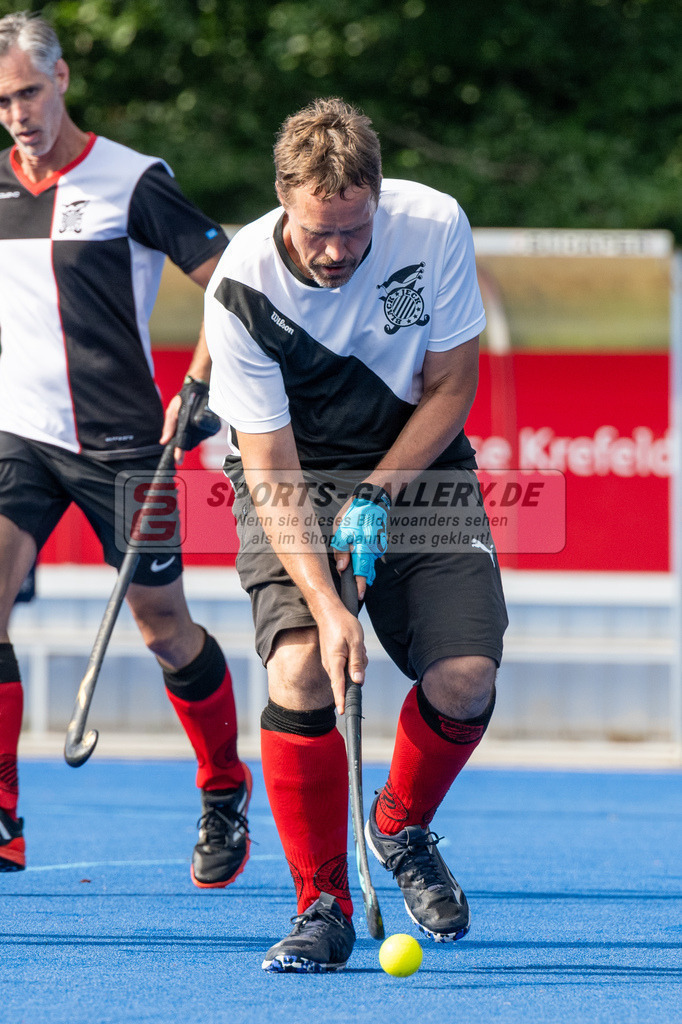 SFE_20240817_0084 | Krefeld, Deutschland, 17.08.2024:  European Cup for Recreational Hockey Players im KTHC Stadion Rot-Weiss Köln Tennis and Hockey Club am 17.08.2024 in Krefeld, Deutschland. (Foto von Stephan Fehrmann)Krefeld, Germany, 17.08.2024: European Cup for Recreational Hockey Players in KTHC Stadion Rot-Weiss Köln Tennis and Hockey Club at 17.08.2024 in Krefeld, Deutschland. (Foto from Stephan Fehrmann)