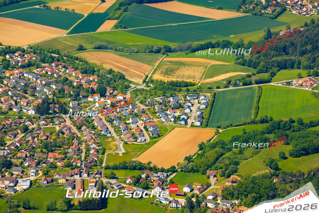 Das Luftbild zeigt :  Wiesent - Die Luftaufnahme wurde 2024 vom UL-Flugzeug aus erstellt ( keine Drohne ) - Hochauflösende Luftaufnahme - Für grossformatige Ausdrucke geeignet. Die Geschenkidee !Mit Lizenz und Bildrechte bestellbar