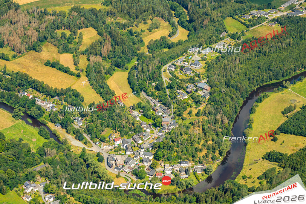Das Luftbild zeigt : Sparnberg Hirschberg - Die Luftaufnahme wurde 2024 vom UL-Flugzeug aus erstellt ( keine Drohne ) - Hochauflösende Luftaufnahme - Für grossformatige Ausdrucke geeignet. Die Geschenkidee !Mit Lizenz und Bildrechte bestellbar