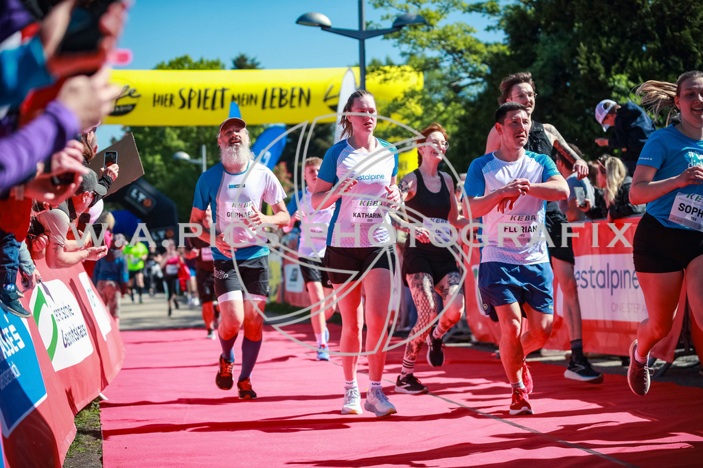 ..... | LINZ,AUSTRIA,27.April 25, Int. 3 Brückenlauf Linz  , Image shows: Photo: WAPICS / Manuel Binder