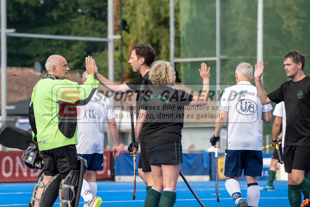 SFE_20240817_0248 | Krefeld, Deutschland, 17.08.2024:  European Cup for Recreational Hockey Players im KTHC Stadion Rot-Weiss Köln Tennis and Hockey Club am 17.08.2024 in Krefeld, Deutschland. (Foto von Stephan Fehrmann)Krefeld, Germany, 17.08.2024: European Cup for Recreational Hockey Players in KTHC Stadion Rot-Weiss Köln Tennis and Hockey Club at 17.08.2024 in Krefeld, Deutschland. (Foto from Stephan Fehrmann)