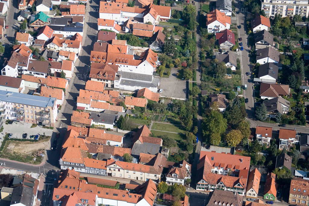 Luftbild: Rheinstraße x Bahnhofstr in Kandel im Bundesland Rheinland-Pfalz in Deutschland. Foto: IMG_8293.jpg vom 06.10.2007 durch Werner Riehm/FLY-FOTO.de